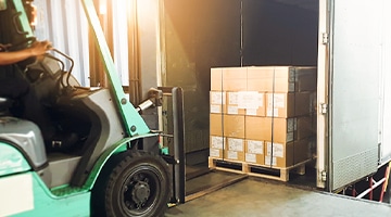 市場に到着・荷下ろし（約2～3時間）